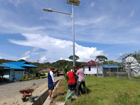 Pemasangan Lampu PJU