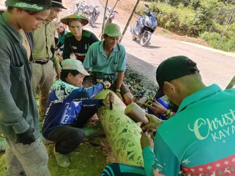 Pengukiran Tiang Gapura